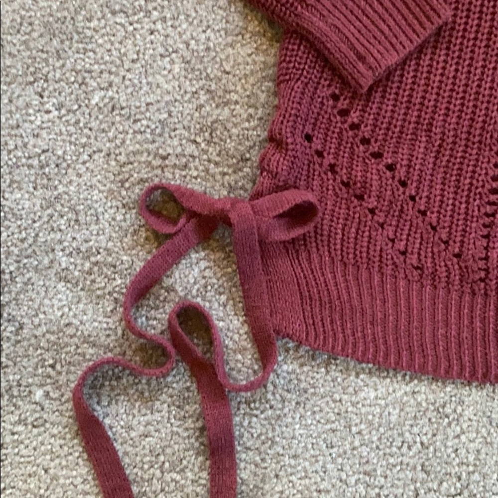 Maroon sweater - Picture 3 of 4